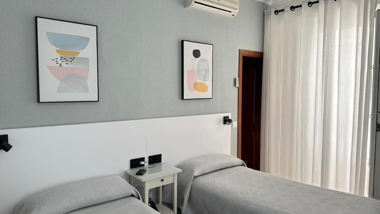 Hostal Bahia กาดิซ ภายนอก รูปภาพ